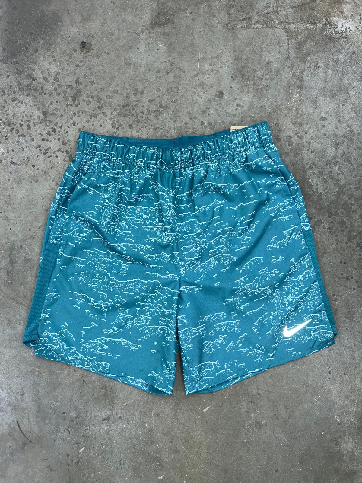 Nike Challenger Shorts - Wave