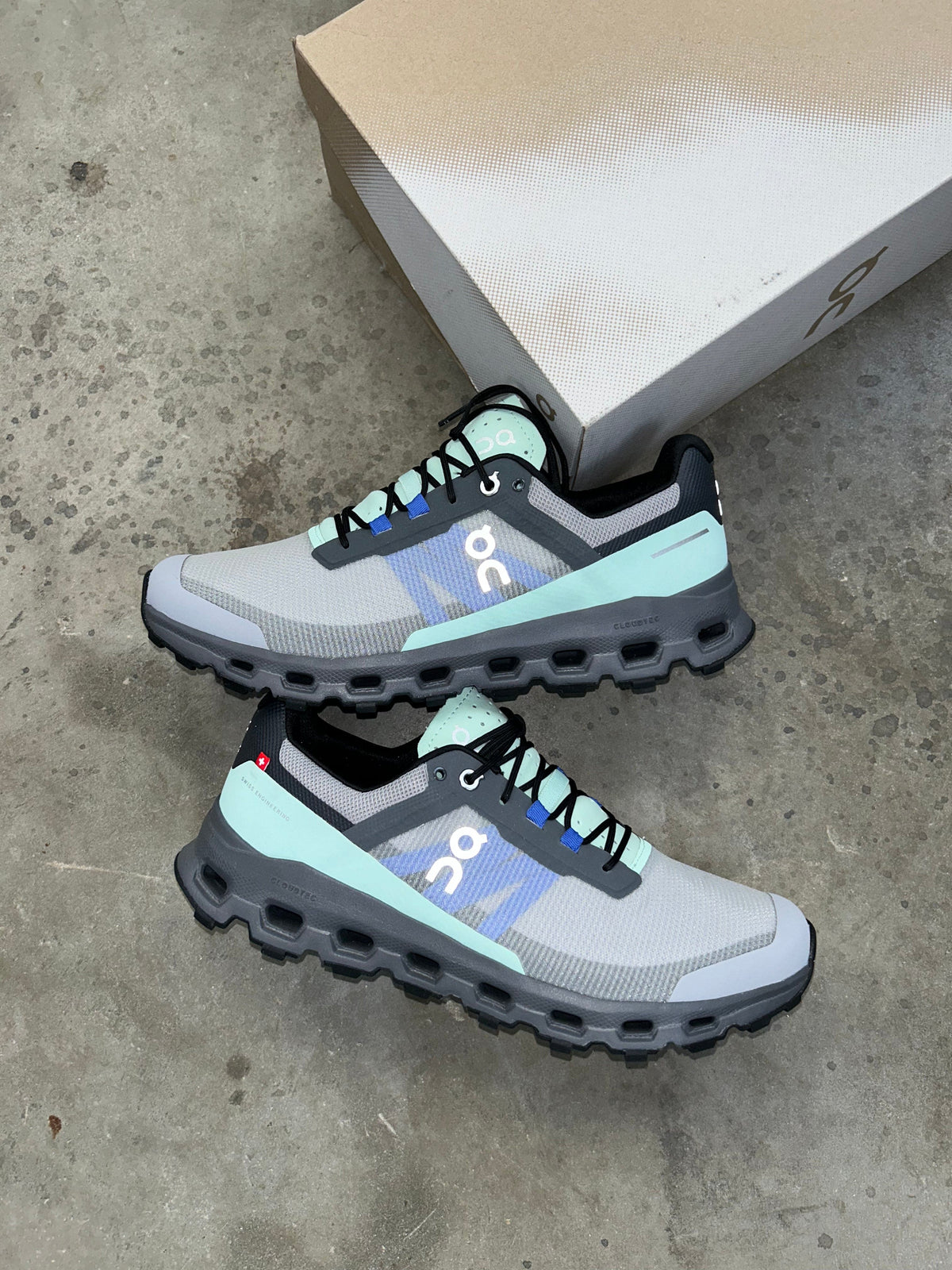 On Running CloudVista - Alloy / Black
